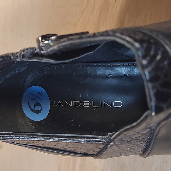 Bandolino Black Leather 3 Inch Heels - Picture 6 of 7